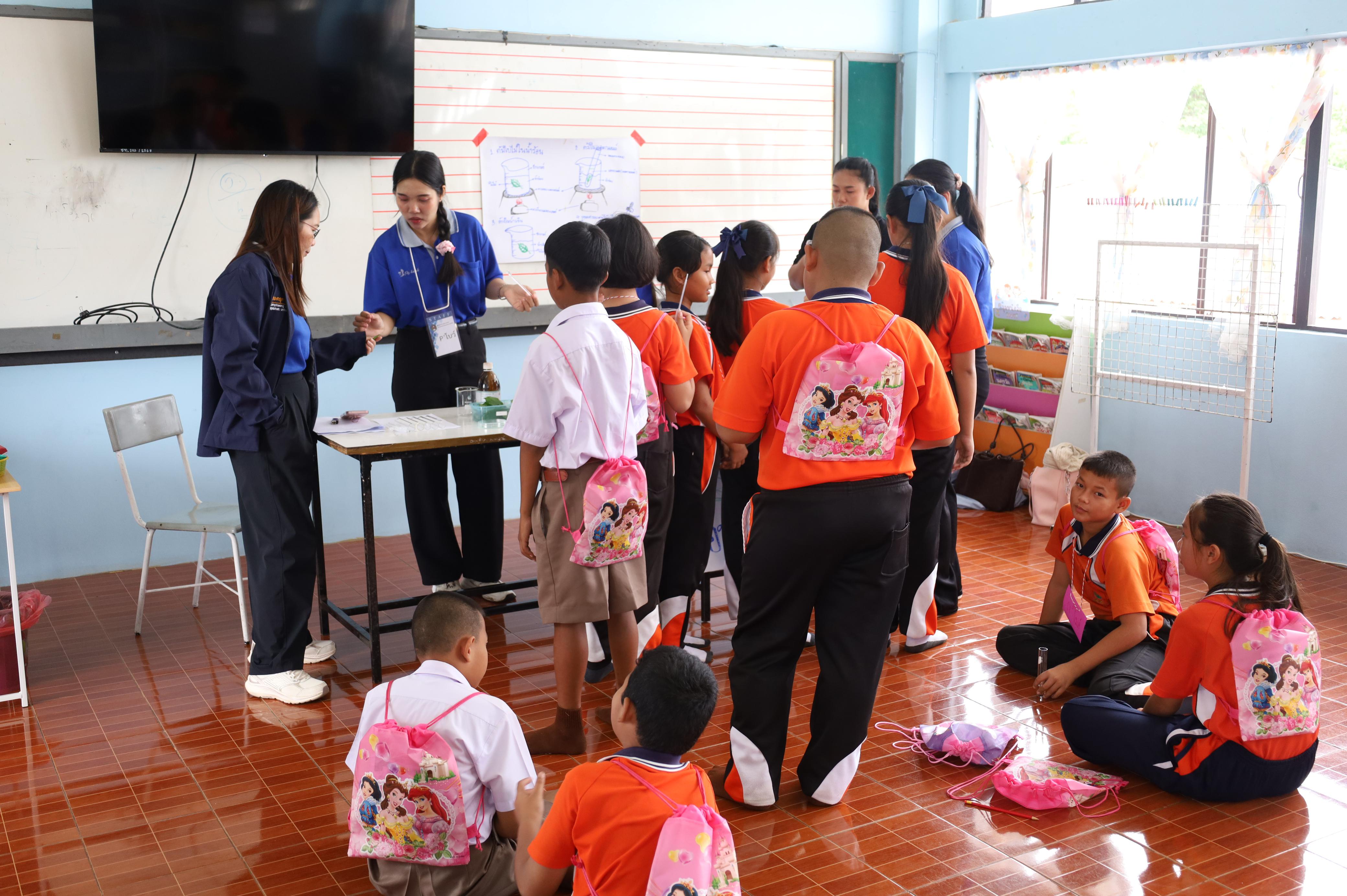 56. วันที่ 29 สิงหาคม 2569 โปรแกรมวิชาวิทยาศาสตร์ทั่วไป คณะครุศาสตร์ มหาวิทยาลัยราชภักกำแพงเพชร จัดค่าย STEM ให้กับน้องๆ โรงเรียนชุมชนบ้านคณฑี อ.เมือง จ.กำแพงเพชร