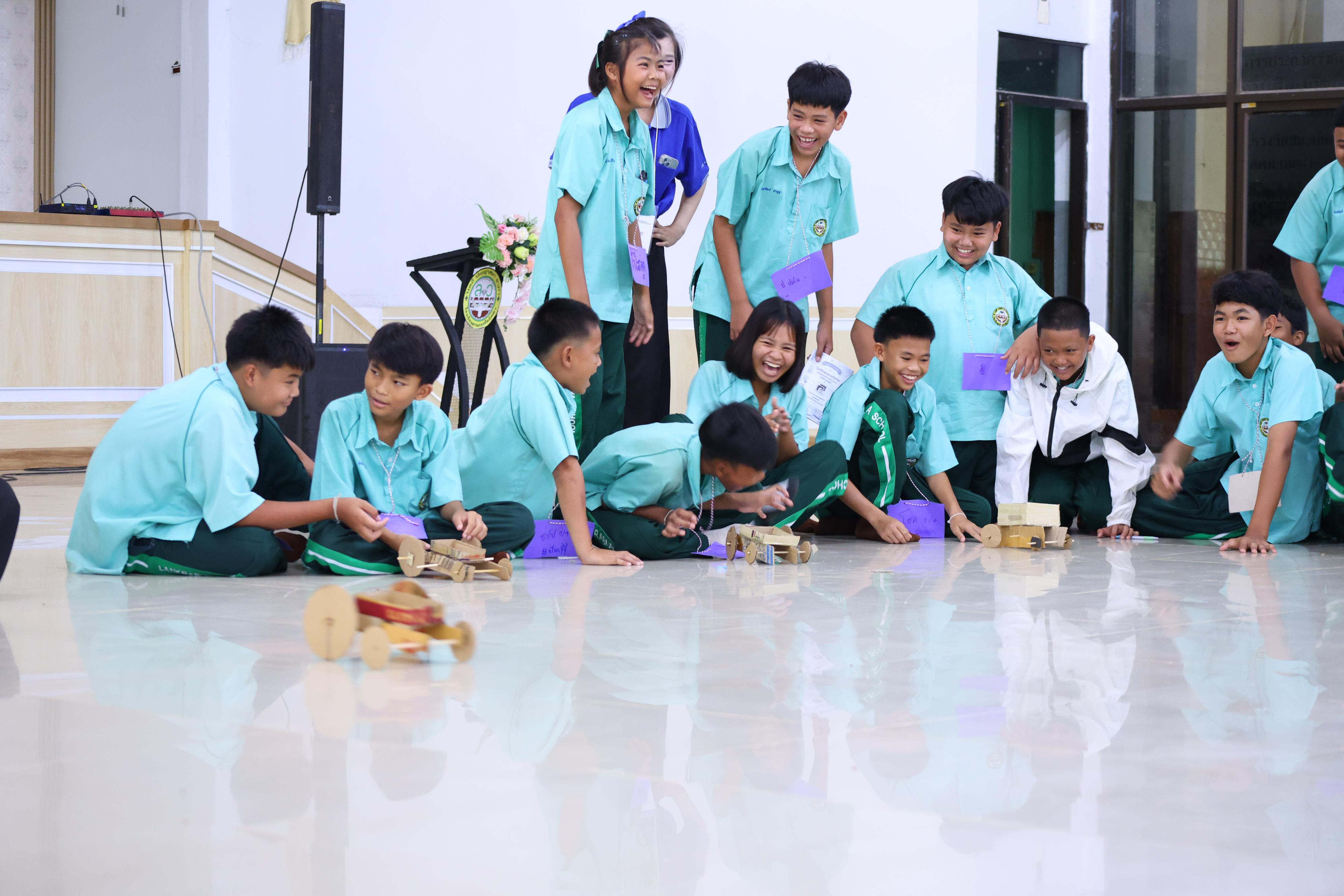 181. วันที่ 10 กันยายน 2569 โปรแกรมวิชาวิทยาศาสตร์ทั่วไป ได้จัดค่ายสเต็มศึกษา ณ โรงเรียนลานกระบือวิทยา