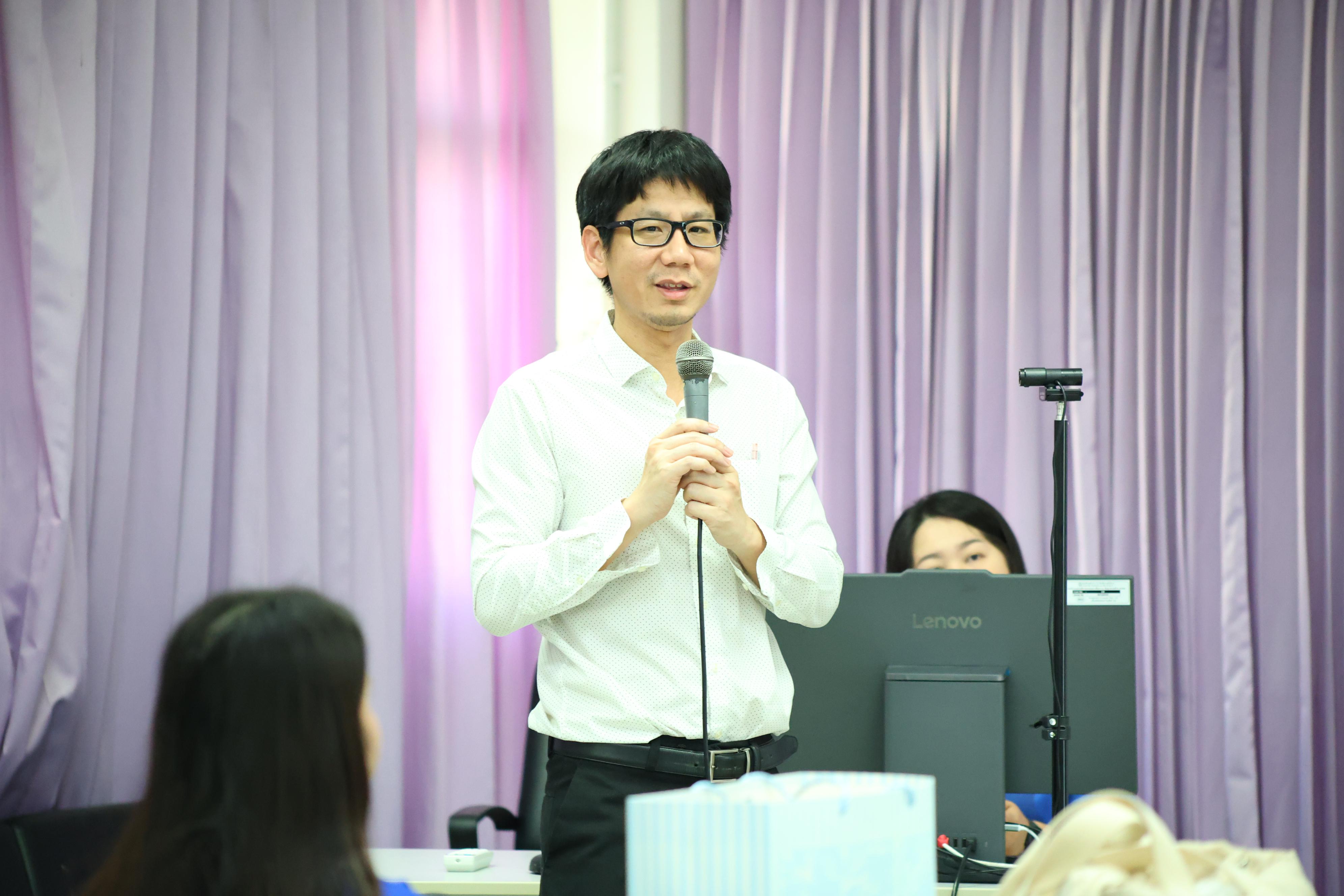 10. วันจันทร์ที่ 19 ตุลาคม 2569 โปรแกรมวิทยาศาสตร์ทั่วไป เข้าศึกษาดูงานด้านการบริหารจัดการความปลอดภัยในห้องปฏิบัติการ สถานบริการวิชาการด้านวิทยาศาสตร์การแพทย์ คณะวิทยาศาสตร์การแพทย์ มหาวิทยาลัยนเรศวร