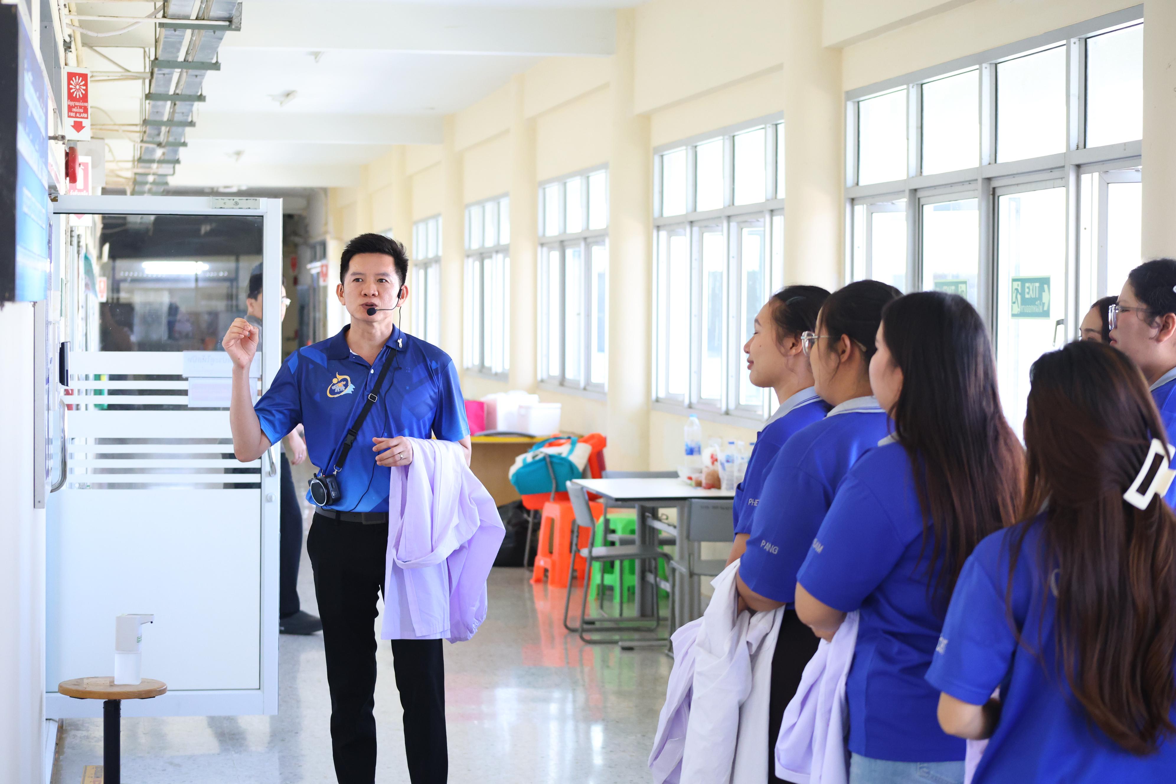 61. วันจันทร์ที่ 19 ตุลาคม 2569 โปรแกรมวิทยาศาสตร์ทั่วไป เข้าศึกษาดูงานด้านการบริหารจัดการความปลอดภัยในห้องปฏิบัติการ สถานบริการวิชาการด้านวิทยาศาสตร์การแพทย์ คณะวิทยาศาสตร์การแพทย์ มหาวิทยาลัยนเรศวร
