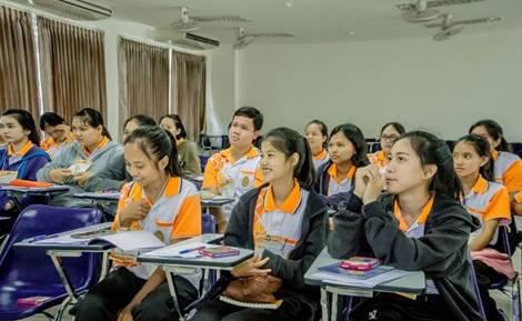2. โครงการเตรียมความพร้อมก่อนเรียน “ ส่งเสริมทักษะการคิดคำนวณทางคณิตศาสตร์ ” วันที่ ๒ กรกฎาคม พ.ศ. ๒๕๖๐ ณ ห้องเรียน ๔๖๕๐๖  คณะครุศาสตร์ มหาวิทยาลัยราชภัฏกำแพงเพชร