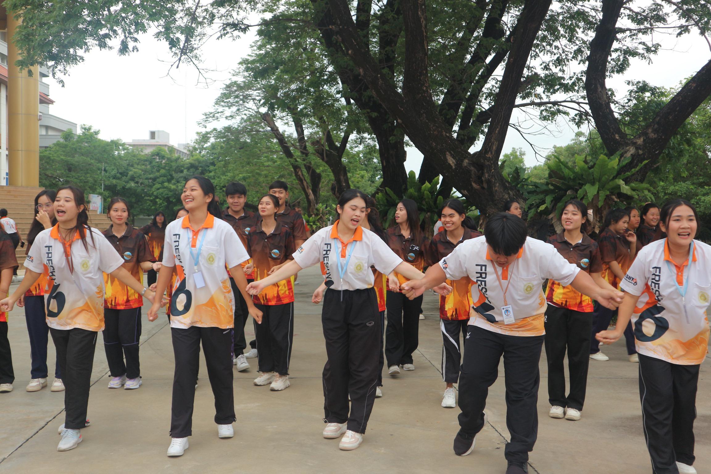 18. วันที่ 30 กรกฎาคม 2567 โปรแกรมวิชาสังคมศึกษา คณะครุศาสตร์ จัดกิจกรรมเฉลยสายรหัส และสันทนาการ ให้กับนักศึกษาชั้นปีที่ 1 