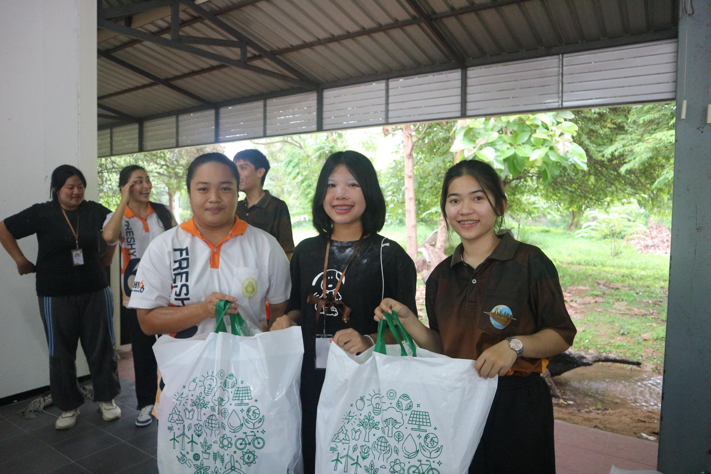 127. วันที่ 30 กรกฎาคม 2567 โปรแกรมวิชาสังคมศึกษา คณะครุศาสตร์ จัดกิจกรรมเฉลยสายรหัส และสันทนาการ ให้กับนักศึกษาชั้นปีที่ 1 