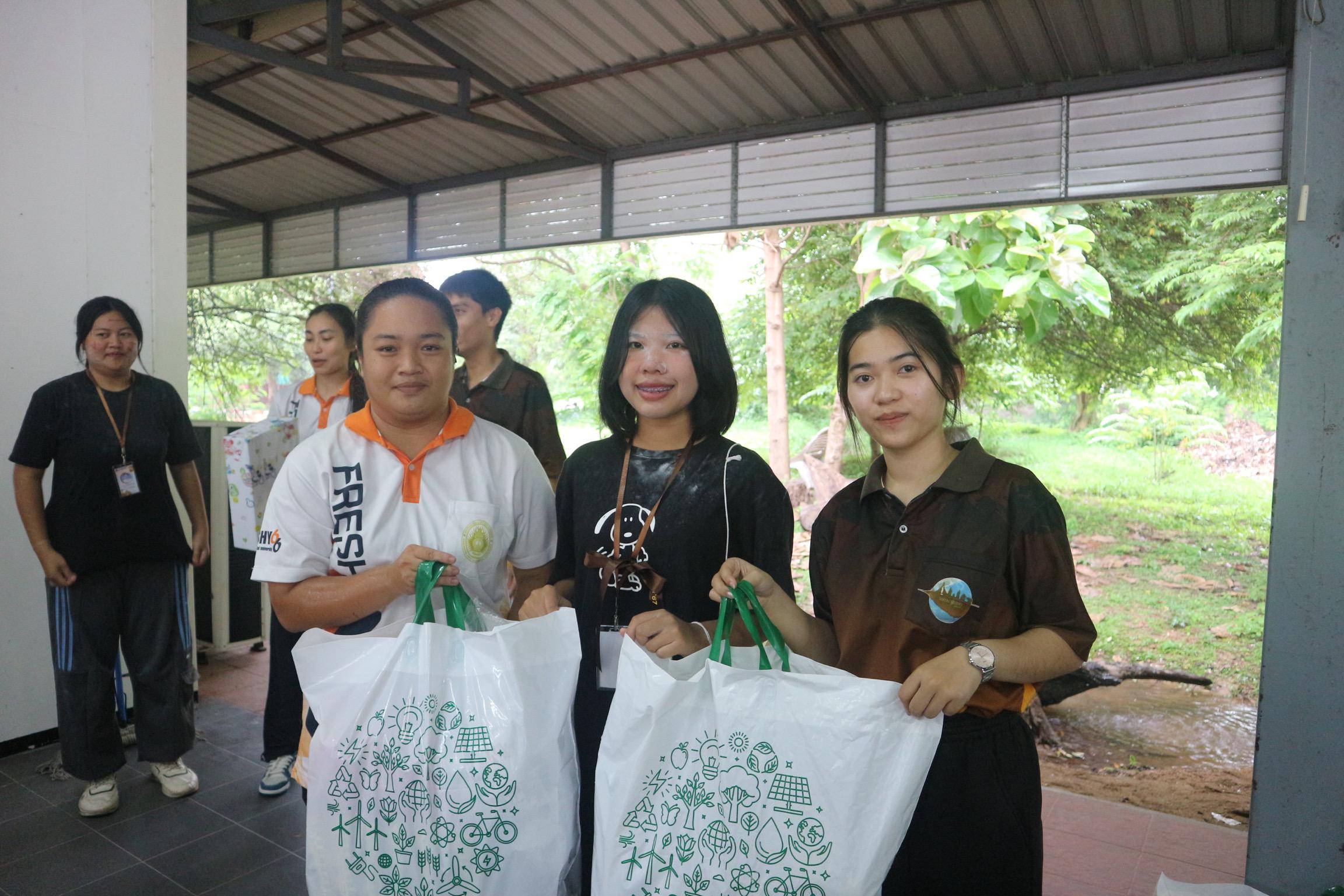 128. วันที่ 30 กรกฎาคม 2567 โปรแกรมวิชาสังคมศึกษา คณะครุศาสตร์ จัดกิจกรรมเฉลยสายรหัส และสันทนาการ ให้กับนักศึกษาชั้นปีที่ 1 