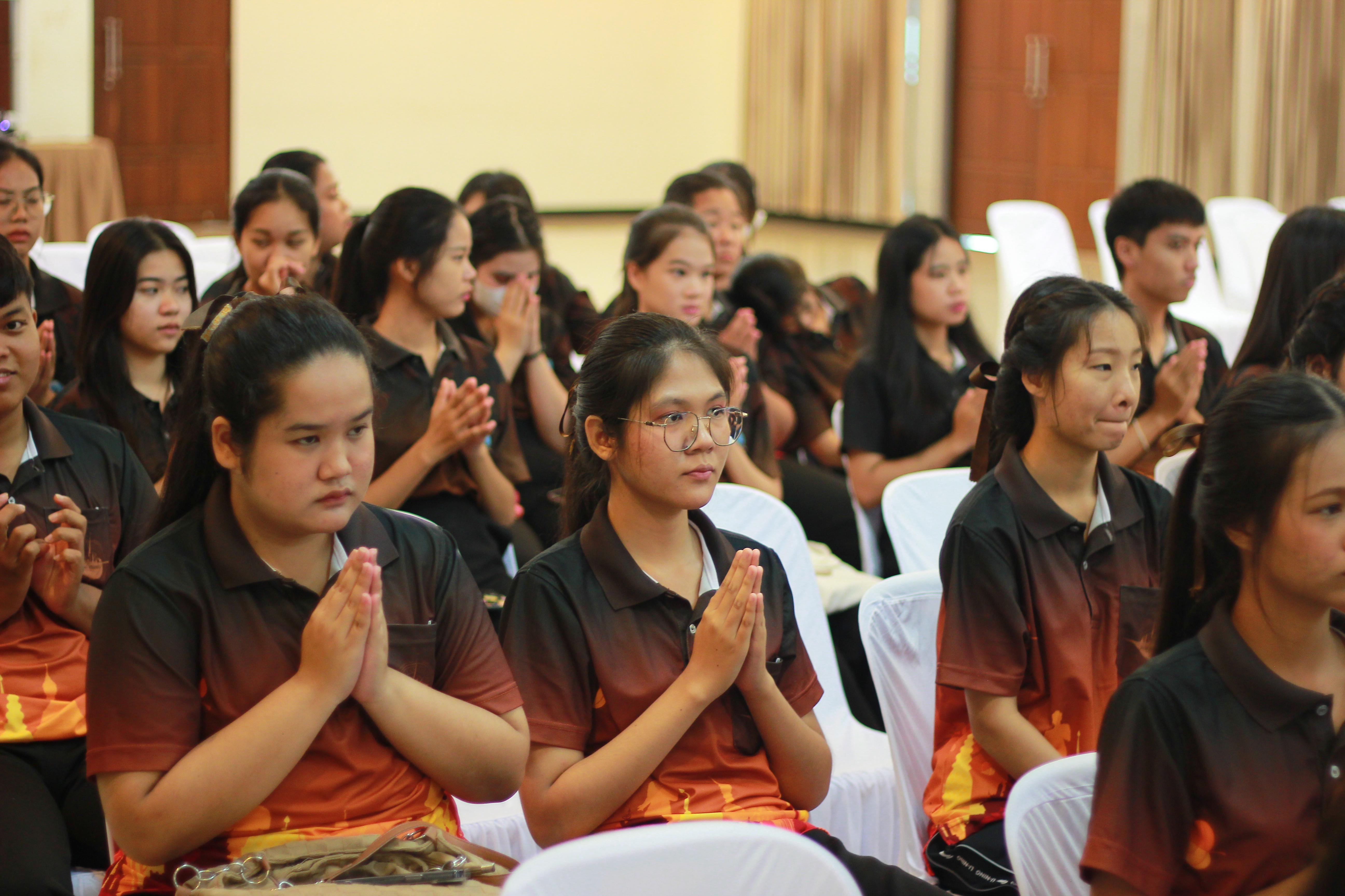 122. วันที่ 7 กันยายน 2567 โปรแกรมวิชาสังคมศึกษา คณะครุศาสตร์ จัดกิจกรรมสานสัมพันธ์สายใยสังคมศึกษา เพื่อเสริมสร้างความสัมพันธ์ที่ดีให้กับนักศึกษาชั้นปีที่ 1 ช่วงเช้า พิธีทำบุญตักบาตร และบายศรีสู่ขวัญ