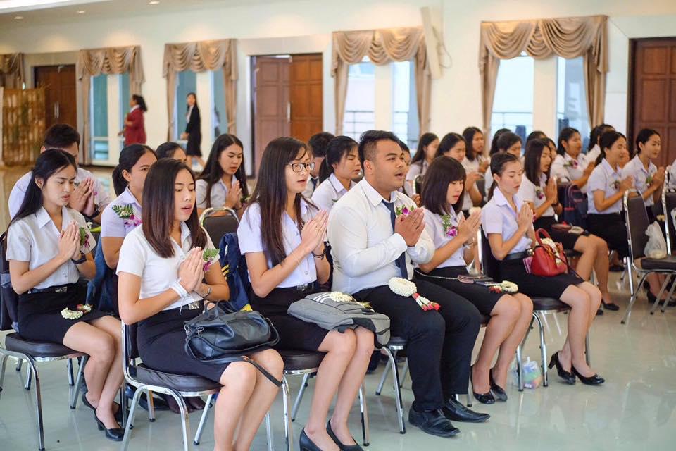 5. กิจกรรมขอขมาลาครู โปรแกรมวิชาภาษาไทย วันที่ 10 มีนาคม พ.ศ. 2561